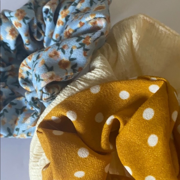 American Eagle Assorted Scrunchies - Picture 3 of 4